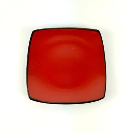 Plato Tendido 7.8" Cuadrado Rojo Ext Negro