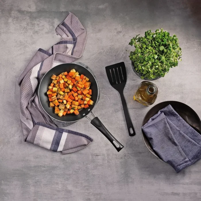 Sartén de Aluminio antiadherente Neocook con espátula 22 cm - Imagen 2